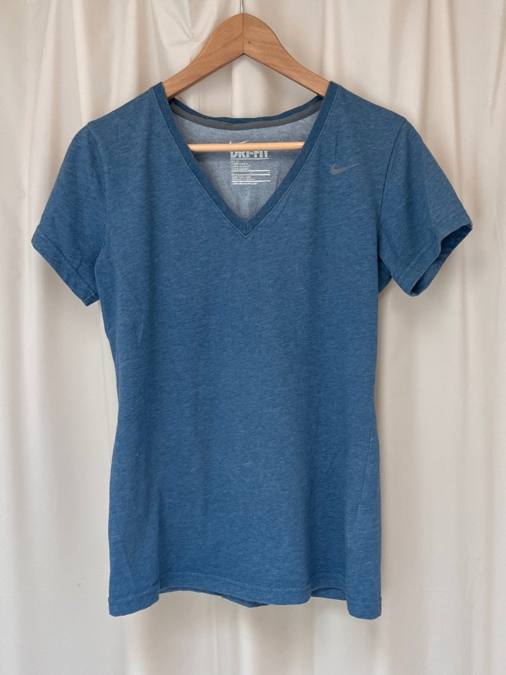 nike v neck slim fit slate blue t-shirt medium